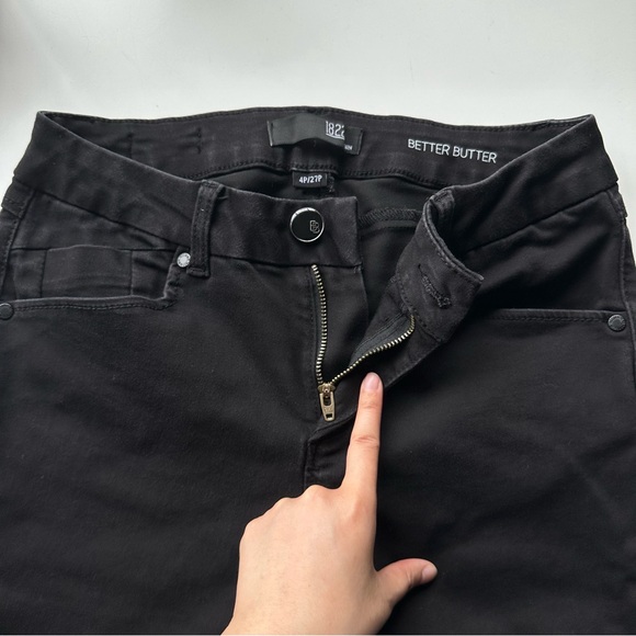 NWOT 1822 Denim Better Butter Black Straight Leg Jeans - Picture 4 of 11